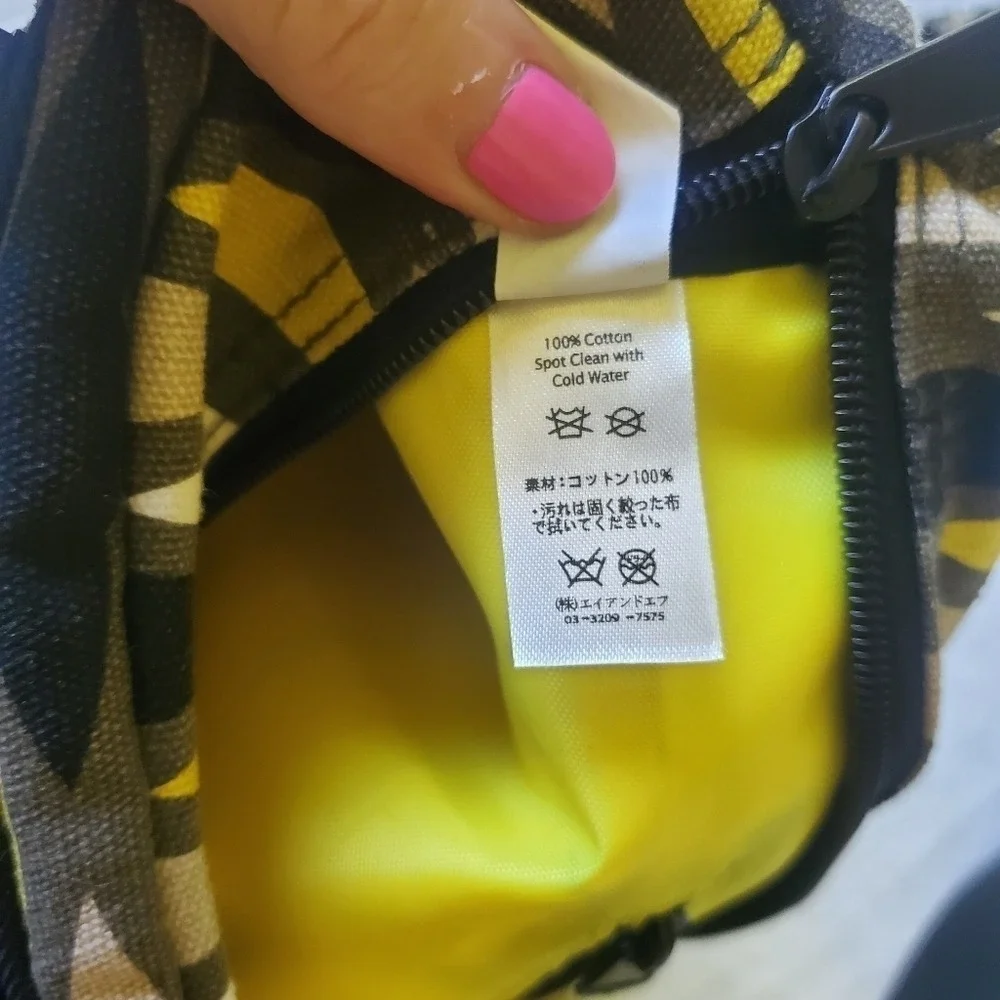 Kavu Crossbody Messenger Bag Yellow Green Geometric Leaf Print Canvas Adjustable